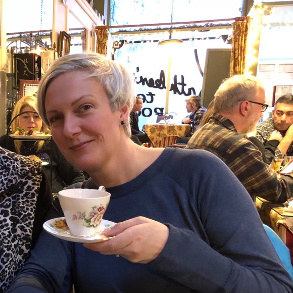 Meet your Posher, Catherine - Picture 1 of 1